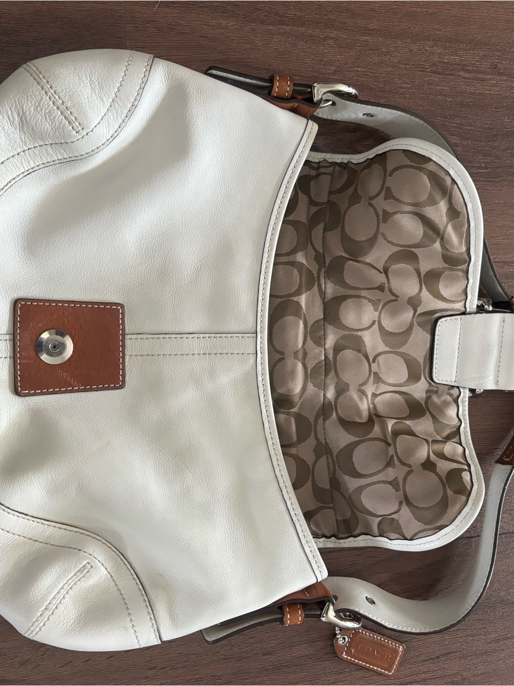 Coach white and brown leather soho shoulder bag - Picture 9 of 11